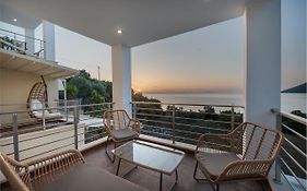 Nikole'S Villas Luxury 180M2