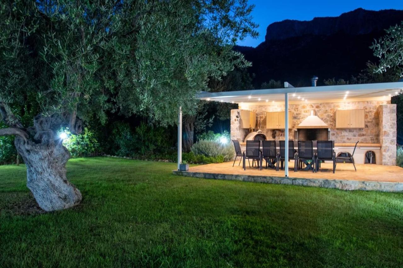 Nikole'S Villas Luxury 180M2 Tirós Dış mekan fotoğraf