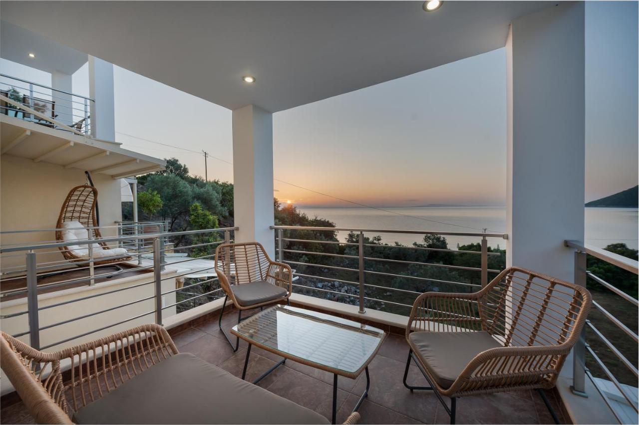 Nikole'S Villas Luxury 180M2 Tirós Dış mekan fotoğraf