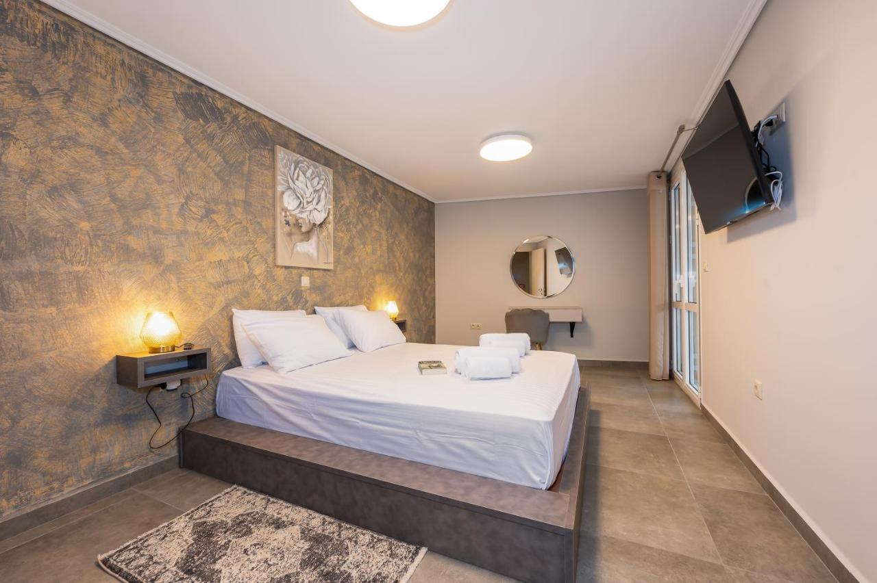Nikole'S Villas Luxury 180M2 Tirós Dış mekan fotoğraf